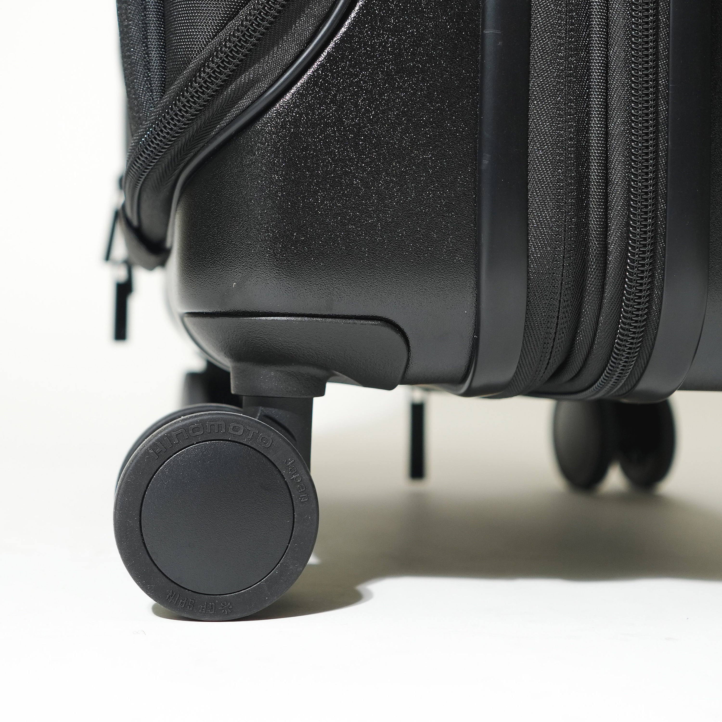 Hybrid Carry-on Luggage with Bonus Vacuum Bag and Pump