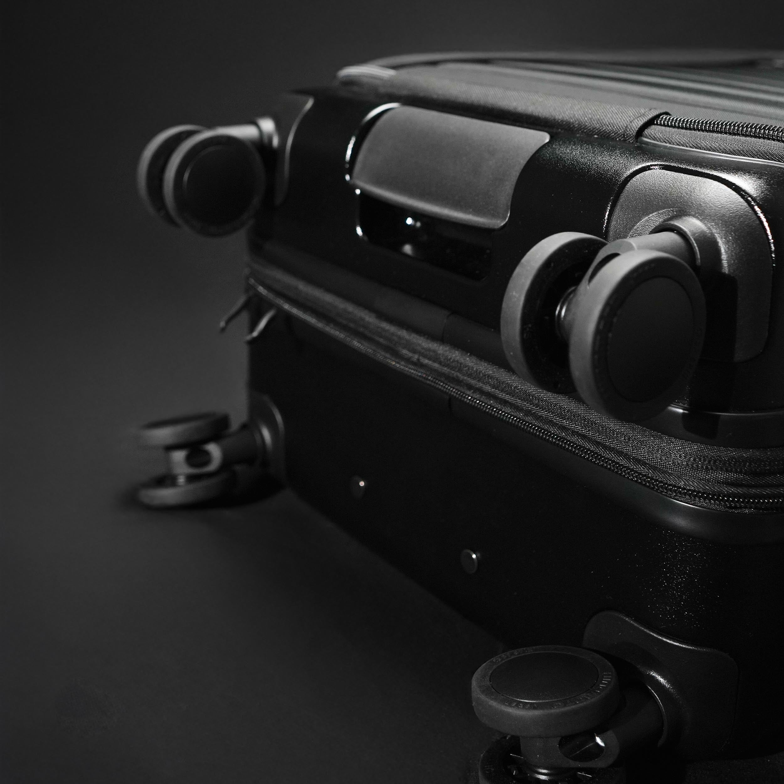 Hybrid Carry-on Luggage with Bonus Vacuum Bag and Pump